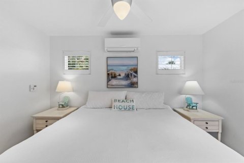 Villa ou maison à vendre à Holmes Beach, Floride: 8 chambres, 325.44 m2 № 1719186 - photo 25