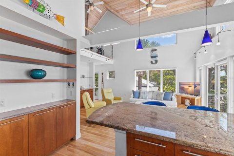 Villa ou maison à vendre à Holmes Beach, Floride: 8 chambres, 325.44 m2 № 1719186 - photo 18