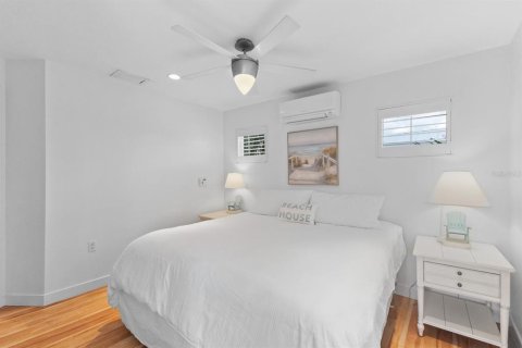 Villa ou maison à vendre à Holmes Beach, Floride: 8 chambres, 325.44 m2 № 1719186 - photo 24