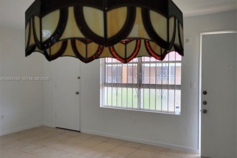 Condo in Miami, Florida, 1 bedroom № 2274977