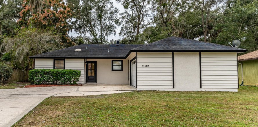 House in Jacksonville, Florida 3 bedrooms, 110.93 sq.m. № 847767
