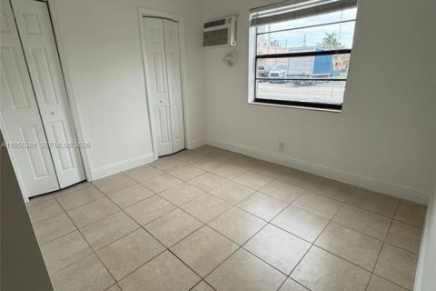 Снять в аренду кондоминиум в Окленд-Парк, Флорида 1 спальня, 38.28м2, № 2031392 - фото 6