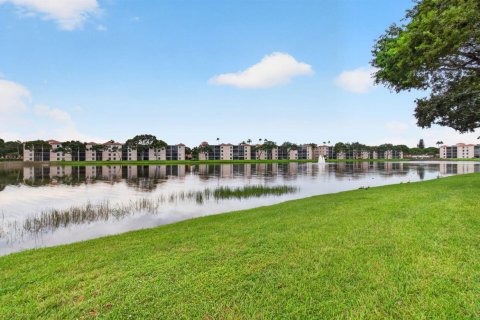Copropriété à vendre à Delray Beach, Floride: 2 chambres, 129.32 m2 № 2402051 - photo 2