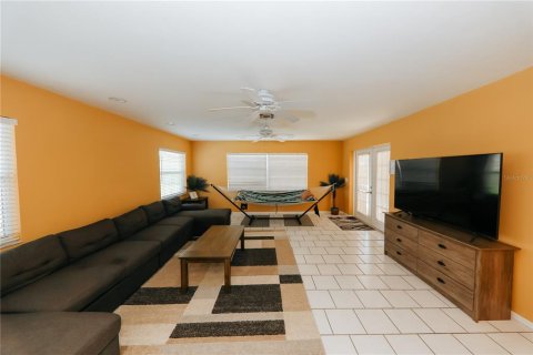 House in Bradenton, Florida 3 bedrooms, 128.76 sq.m. № 2134763 - photo 3