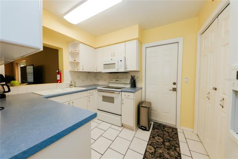 House in Bradenton, Florida 3 bedrooms, 128.76 sq.m. № 2134763 - photo 14
