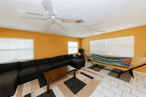 House in Bradenton, Florida 3 bedrooms, 128.76 sq.m. № 2134763 - photo 4