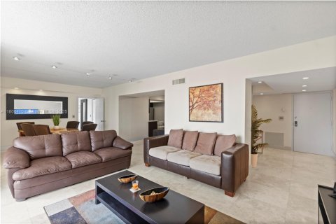 Copropriété à vendre à Aventura, Floride: 2 chambres, 124.4 m2 № 1748853 - photo 4