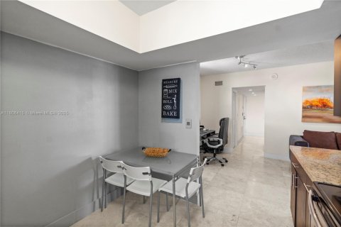 Copropriété à vendre à Aventura, Floride: 2 chambres, 124.4 m2 № 1748853 - photo 11