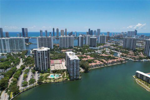 Copropriété à vendre à Aventura, Floride: 2 chambres, 124.4 m2 № 1748853 - photo 23