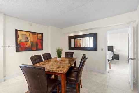 Copropriété à vendre à Aventura, Floride: 2 chambres, 124.4 m2 № 1748853 - photo 5