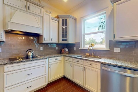 Villa ou maison à vendre à Tampa, Floride: 4 chambres, 249.54 m2 № 1677604 - photo 9