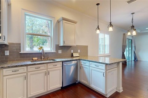 Villa ou maison à vendre à Tampa, Floride: 4 chambres, 249.54 m2 № 1677604 - photo 12