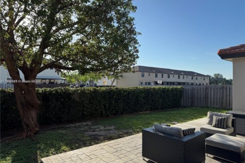 Villa ou maison à louer à Homestead, Floride: 4 chambres, 185.06 m2 № 1971652 - photo 27