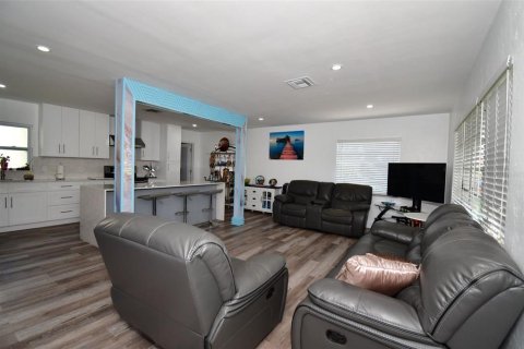 Villa ou maison à vendre à Seminole, Floride: 3 chambres, 139.07 m2 № 1787556 - photo 5