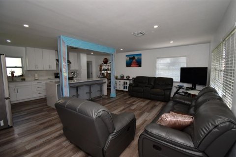 Villa ou maison à vendre à Seminole, Floride: 3 chambres, 139.07 m2 № 1787556 - photo 4