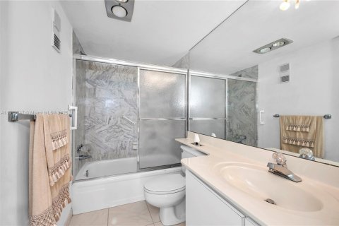 Copropriété à louer à Pembroke Pines, Floride: 1 chambre, 74.32 m2 № 1959985 - photo 6