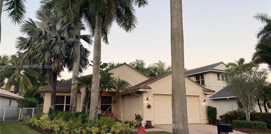 Villa ou maison à Weston, Floride 4 chambres, 202.53 m2 № 1983978