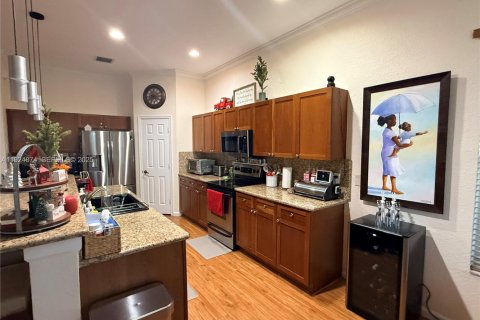 Villa ou maison à louer à Weston, Floride: 4 chambres, 202.53 m2 № 1983978 - photo 12