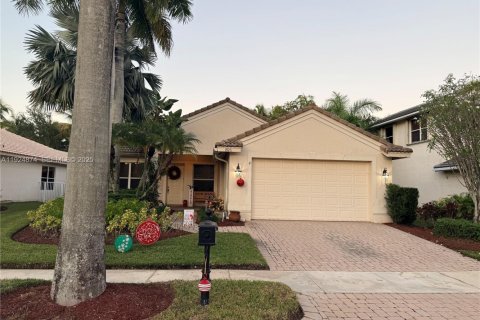 Villa ou maison à louer à Weston, Floride: 4 chambres, 202.53 m2 № 1983978 - photo 2