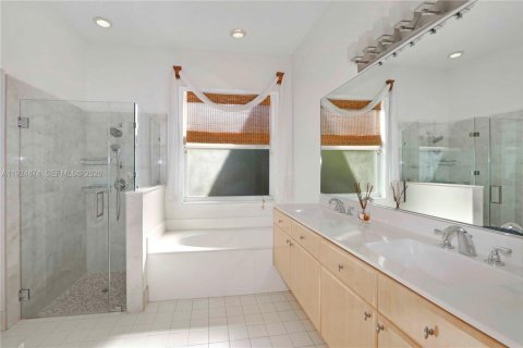 Villa ou maison à louer à Weston, Floride: 4 chambres, 202.53 m2 № 1983978 - photo 20