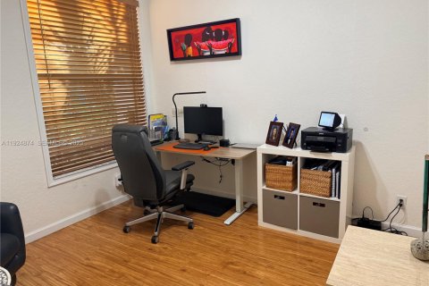 Villa ou maison à louer à Weston, Floride: 4 chambres, 202.53 m2 № 1983978 - photo 10