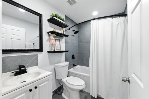 Casa en venta en Sunrise, Florida, 3 dormitorios, 123.56 m2 № 1872423 - foto 13