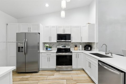 Casa en venta en Sunrise, Florida, 3 dormitorios, 123.56 m2 № 1872423 - foto 6