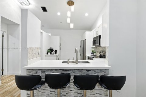 Casa en venta en Sunrise, Florida, 3 dormitorios, 123.56 m2 № 1872423 - foto 5