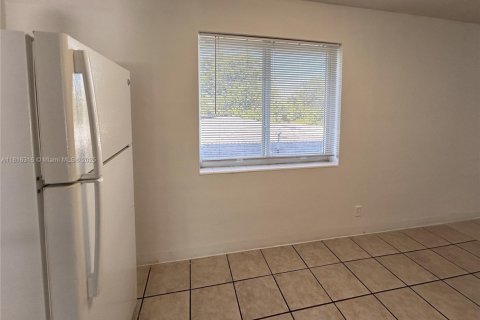 Apartment in Wilton Manors, Florida 27.87 sq.m. № 2013329 - photo 4