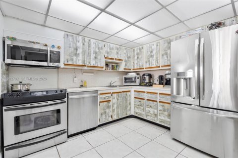 Снять в аренду кондоминиум в Норт-Майами, Флорида 2 спальни, 97.55м2, № 2047341 - фото 4