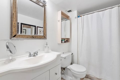 Снять в аренду кондоминиум в Норт-Майами, Флорида 2 спальни, 97.55м2, № 2047341 - фото 9