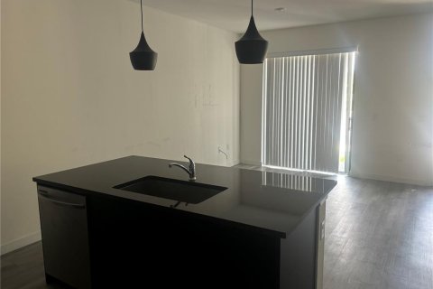 Touwnhouse à vendre à Kissimmee, Floride: 3 chambres, 126.35 m2 № 2285067 - photo 8