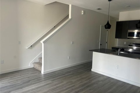 Touwnhouse à vendre à Kissimmee, Floride: 3 chambres, 126.35 m2 № 2285067 - photo 5