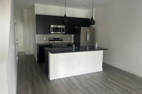 Touwnhouse à vendre à Kissimmee, Floride: 3 chambres, 126.35 m2 № 2285067 - photo 4