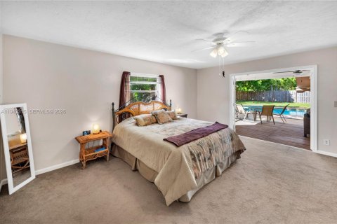 House in Plantation, Florida 3 bedrooms, 260.22 sq.m. № 2000482 - photo 28