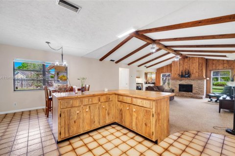 House in Plantation, Florida 3 bedrooms, 260.22 sq.m. № 2000482 - photo 19