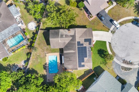 House in Plantation, Florida 3 bedrooms, 260.22 sq.m. № 2000482 - photo 7