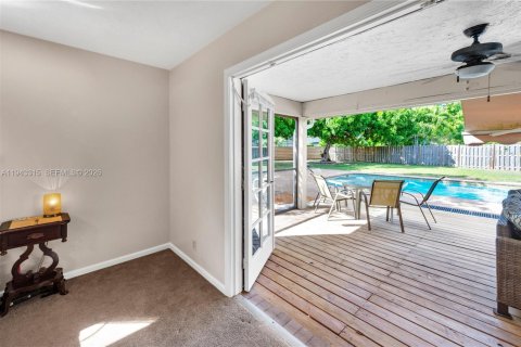 House in Plantation, Florida 3 bedrooms, 260.22 sq.m. № 2000482 - photo 29