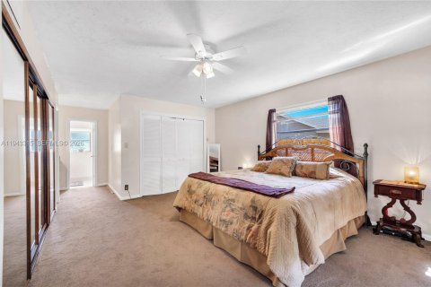 House in Plantation, Florida 3 bedrooms, 260.22 sq.m. № 2000482 - photo 27