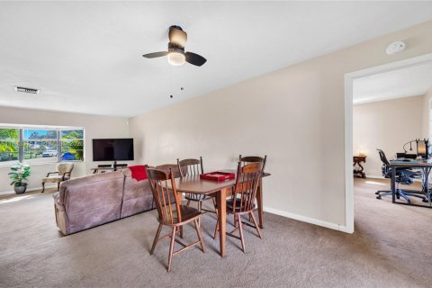 House in Plantation, Florida 3 bedrooms, 260.22 sq.m. № 2000482 - photo 15