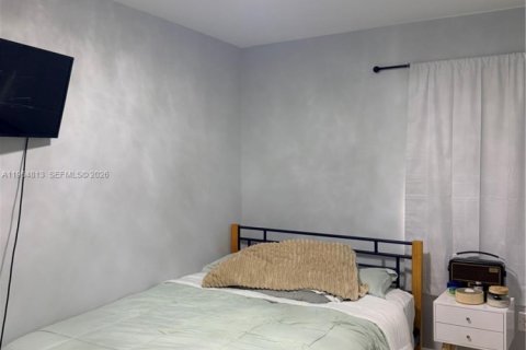 Condo in Miami, Florida, 3 bedrooms  № 2026130 - photo 13