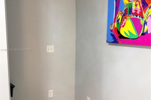 Condo in Miami, Florida, 3 bedrooms  № 2026130 - photo 6