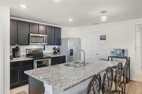 House in Ruskin, Florida 3 bedrooms, 155.7 sq.m. № 1915205 - photo 7