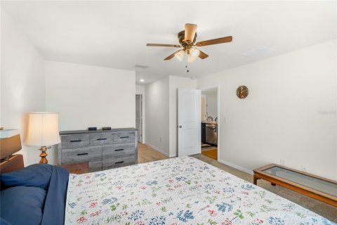 House in Ruskin, Florida 3 bedrooms, 155.7 sq.m. № 1915205 - photo 13