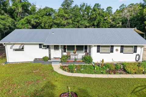 House in Dunnellon, Florida 2 bedrooms, 128.95 sq.m. № 2197956 - photo 3