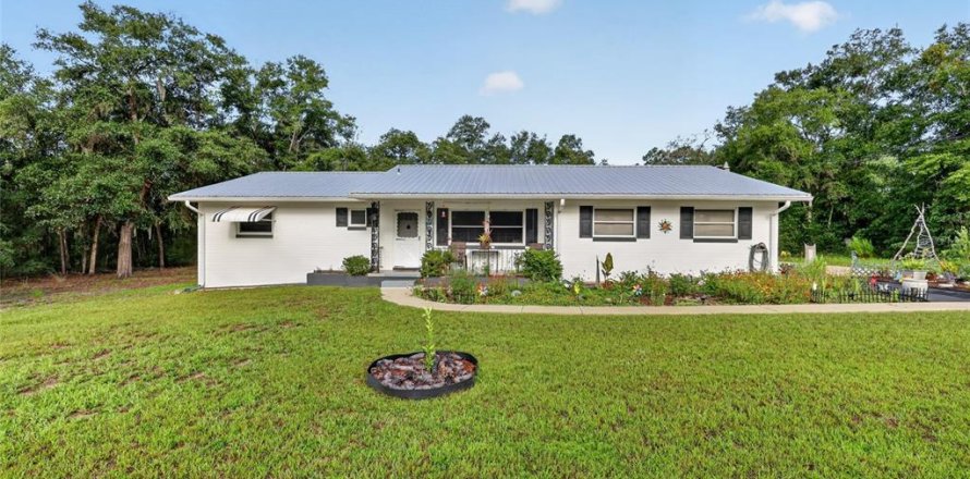 House in Dunnellon, Florida 2 bedrooms, 128.95 sq.m. № 2197956