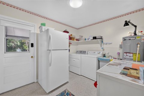 House in Dunnellon, Florida 2 bedrooms, 128.95 sq.m. № 2197956 - photo 25