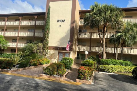 Condo in Coconut Creek, Florida, 2 bedrooms  № 1729038 - photo 2