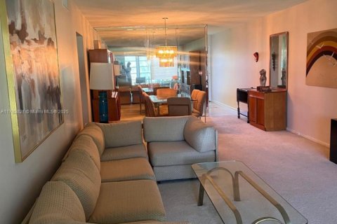 Condo in Coconut Creek, Florida, 2 bedrooms  № 1729038 - photo 10