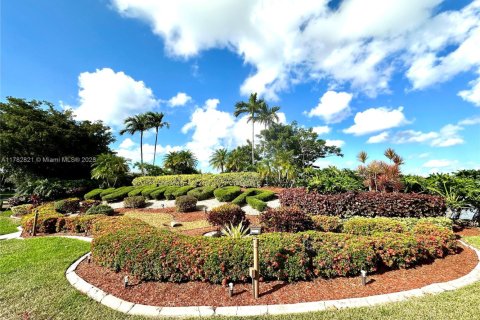Condo in Coconut Creek, Florida, 2 bedrooms  № 1729038 - photo 1